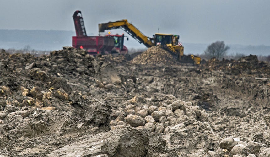 Destrutturazione completa del terreno in seguito a una raccolta su un appezzamento troppo umido