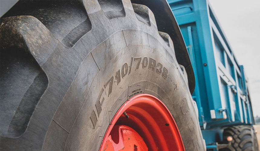Pneumatico Maxi Traction IF dotato di una carcassa robusta e fianchi più flessibili