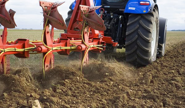 Perché i pneumatici agricoli sono fondamentali per tutelare i terreni?