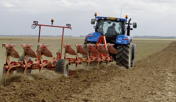Scegli i pneumatici agricoli giusti e migliora la trazione