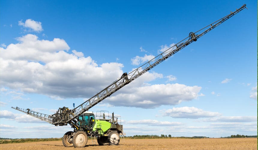 Irroratrice semovente di grande ampiezza dotata di pneumatici Firestone RDT23