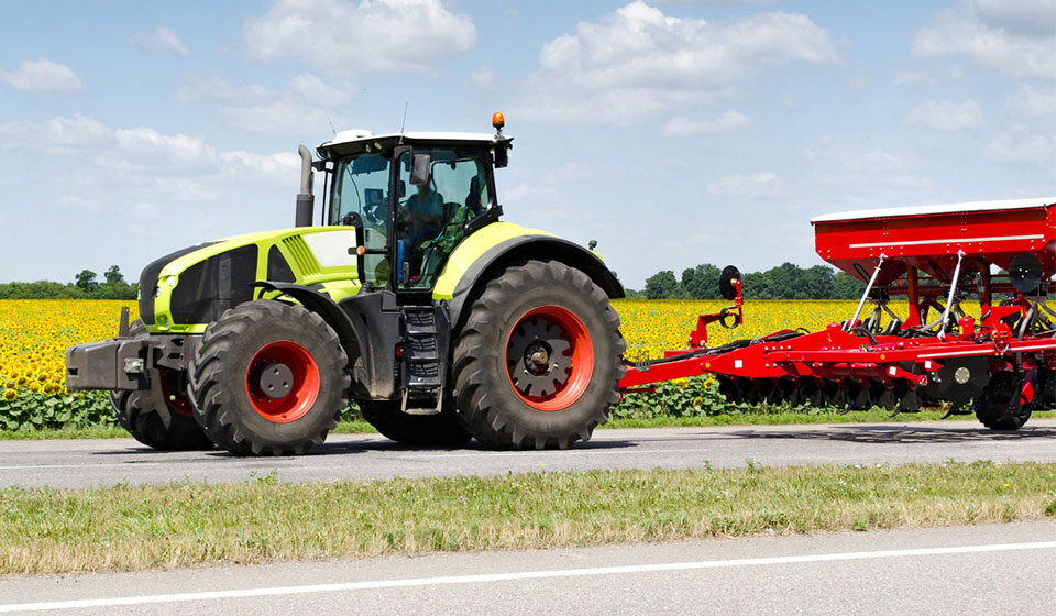 Quali sono le soluzioni per limitare l’usura dei pneumatici agricoli su strada