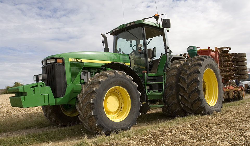Quale pneumatico agricolo fa la differenza a parità di misura?